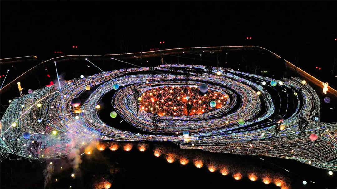 大師駕到！帶您搶先探秘中華彩燈大世界——《環(huán)游星際》